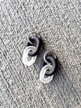 Load image into Gallery viewer, Glass Link Earrings