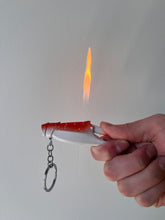 Load image into Gallery viewer, Crab Claw Lighter