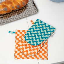 Load image into Gallery viewer, Oven Mitt & Pot Holder Set