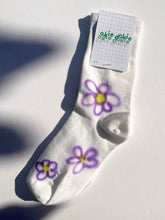Load image into Gallery viewer, Flower Brushed Socks