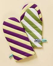 Load image into Gallery viewer, Stripe Oven Mitt