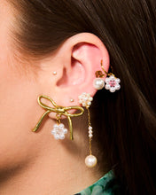 Load image into Gallery viewer, Wedding Cake Earrings