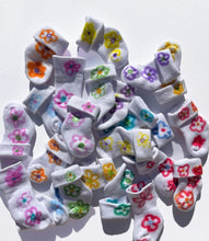 Load image into Gallery viewer, Baby Flower Brushed Socks