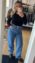 Load image into Gallery viewer, 90s Baggy Jeans
