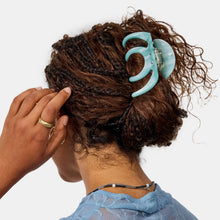 Load image into Gallery viewer, Octopus Claw in Large Blue Dew
