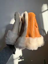 Load image into Gallery viewer, Puffy Shearling Mittens, Cream
