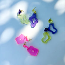 Load image into Gallery viewer, Squiggly Resin Blob Earrings
