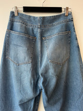 Load image into Gallery viewer, MM6 Wide Leg Denim, It 44
