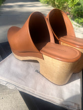 Load image into Gallery viewer, Rachel Comey Bose Clogs
