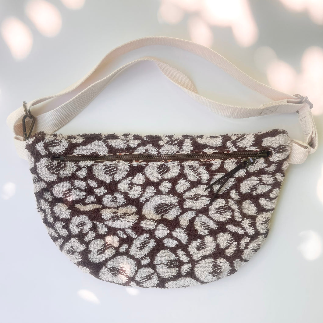 Heritage Sling Bag, Leopard