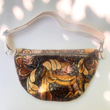 Load image into Gallery viewer, Heritage Sling Bag, Paisley
