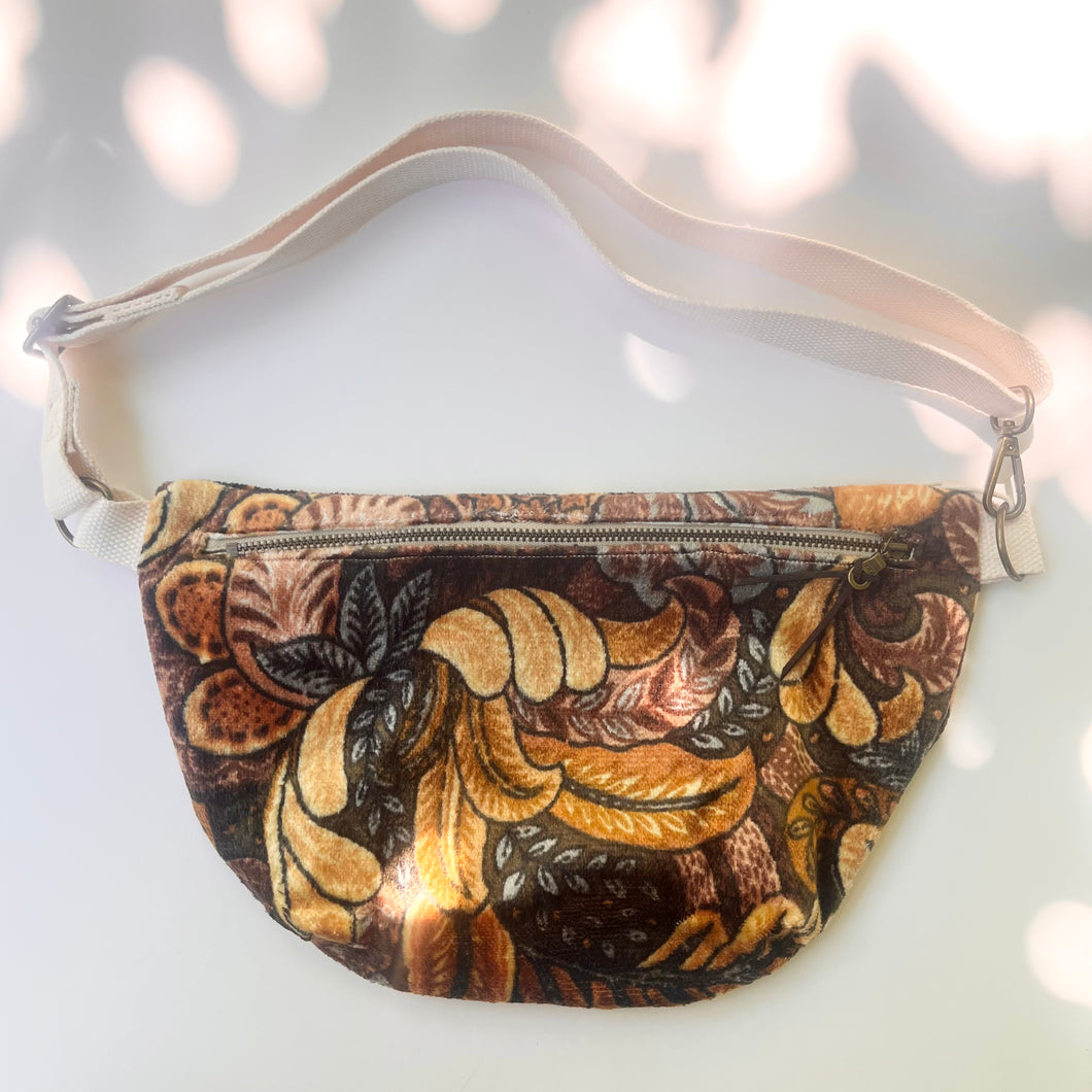 Heritage Sling Bag, Paisley
