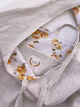 Load image into Gallery viewer, Tote Bag, Cream &amp; Floral
