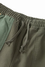 Load image into Gallery viewer, Patchwork Utility Chef Pants - Green
