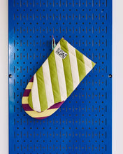 Load image into Gallery viewer, Stripe Oven Mitt
