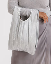 Load image into Gallery viewer, Pleated Baggu - Chrome Metallic
