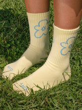 Load image into Gallery viewer, Flower Socks
