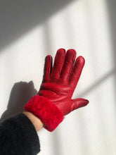 Load image into Gallery viewer, Shearling Gloves, Red
