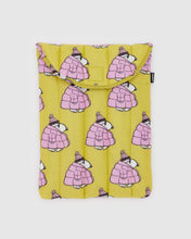 Load image into Gallery viewer, Puffy Laptop Sleeve, Puffer Snoopy Pink
